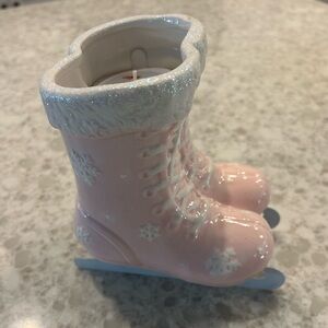 “New” Goodies Pink Ice Skates Candle 13.5 oz -Winter Waltz